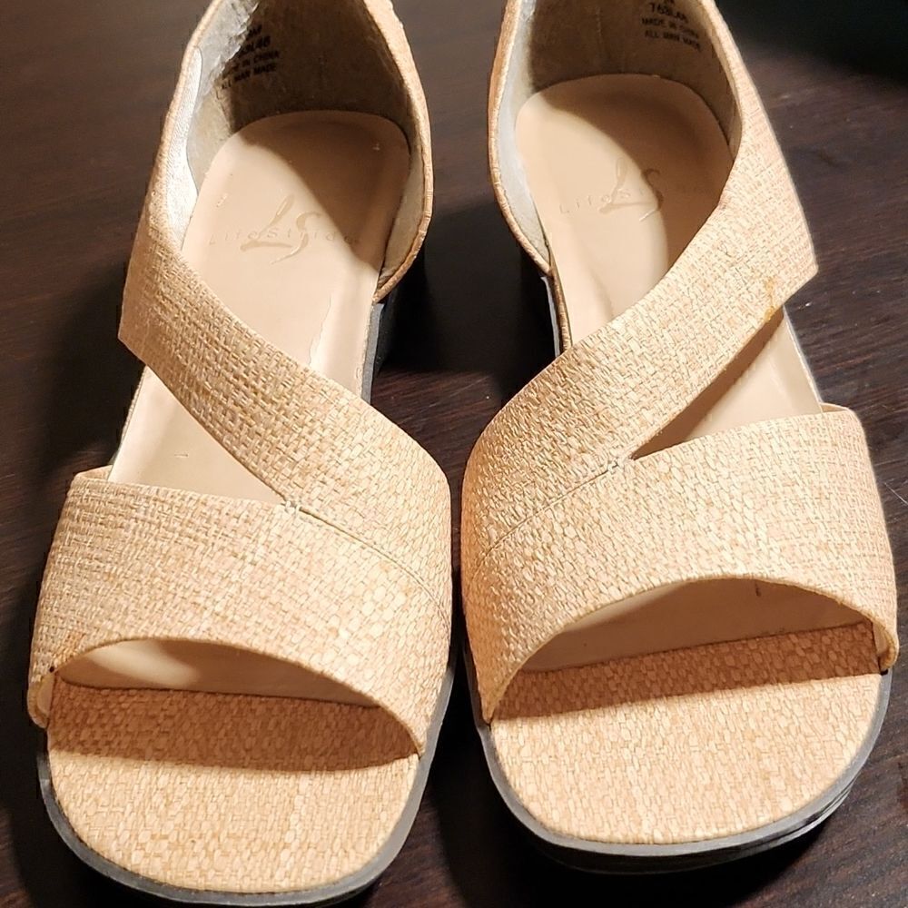 Life strides marvel sandals cream color